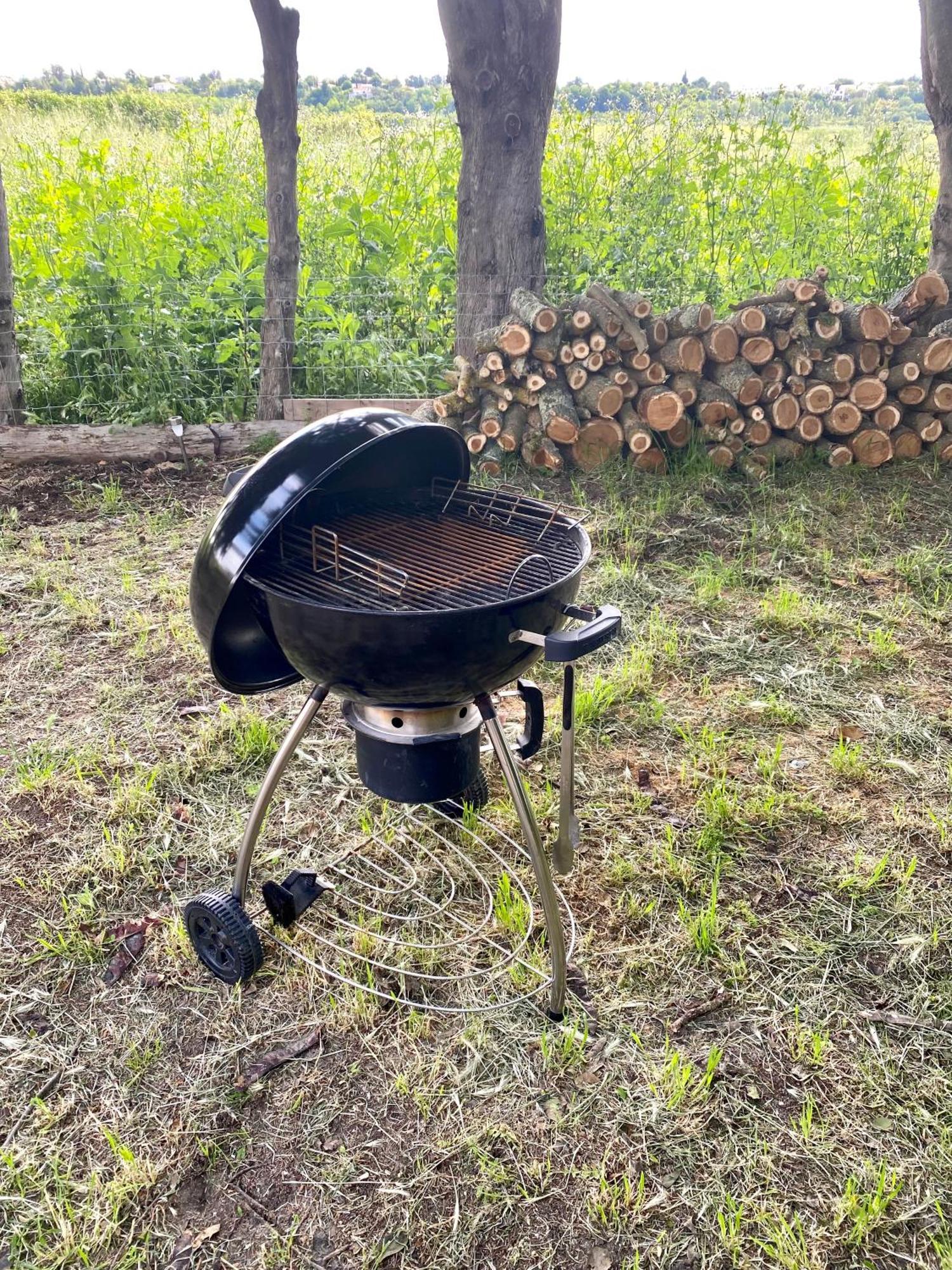 Le Gite Des Poiriers Uzès Екстериор снимка